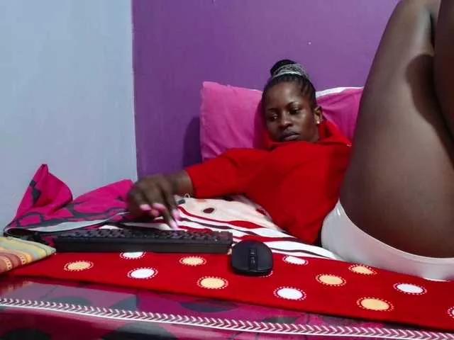 Petitegirly on BongaCams 