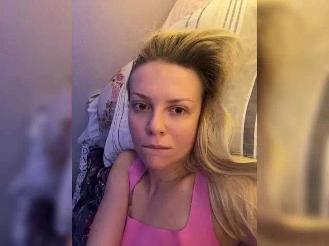 Checkout PinkWave, she wants to masturbate for you PinkWave from BongaCams