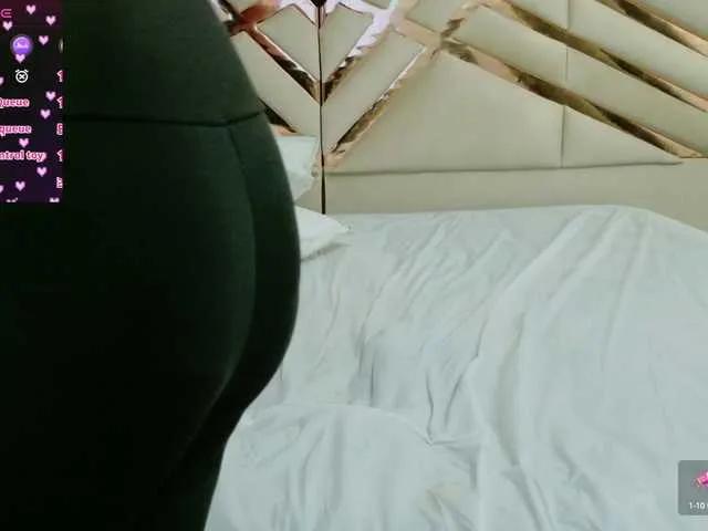 Freechat playfulcurvy on BongaCams