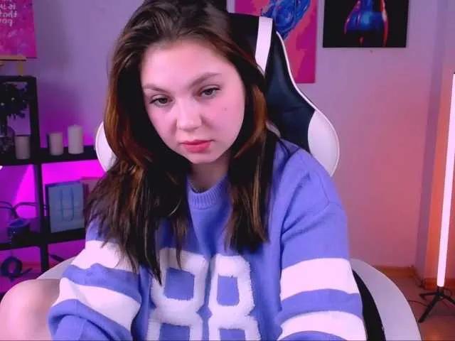 PolinaShine from BongaCams