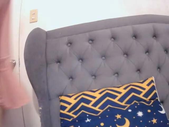 Freechat pornadrianna on BongaCams