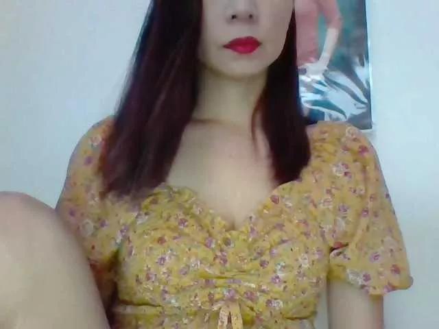 Freechat pornadrianna on BongaCams