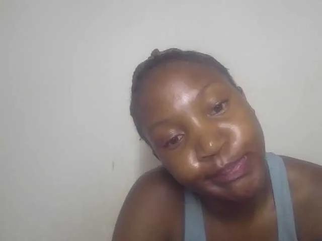 Queenbee212 on BongaCams