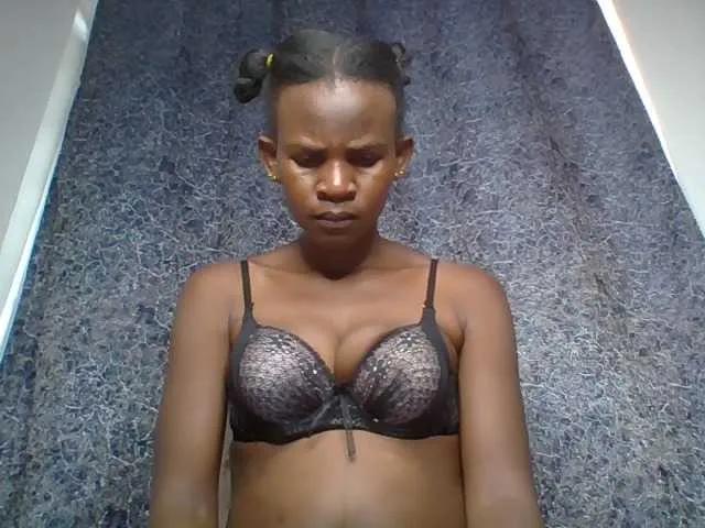 Freechat Queenyann on BongaCams