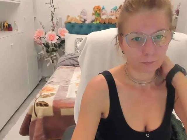 SalomeJade from BongaCams