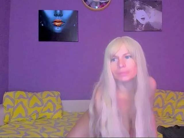 Saragrend1 on BongaCams 