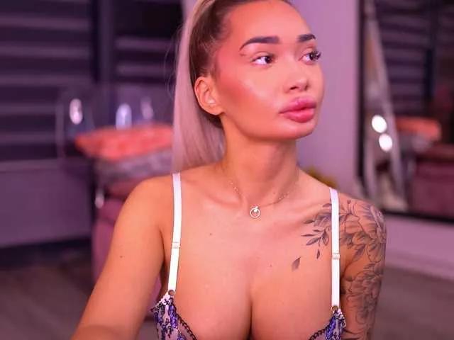 SashaFerrera on BongaCams 
