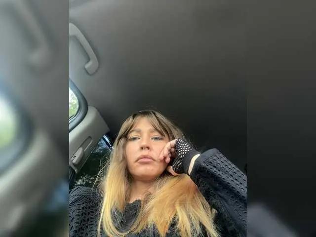 stacy-creamy from BongaCams