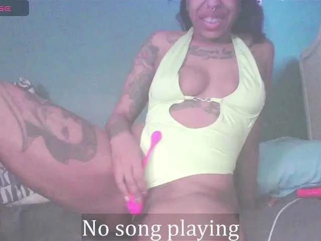 Freechat stella-clitella on BongaCams