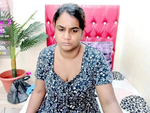 Freechat strawberrylips on BongaCams