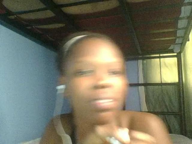 Sugarycake from BongaCams