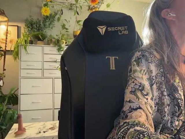 Freechat sunnie-dayz on BongaCams