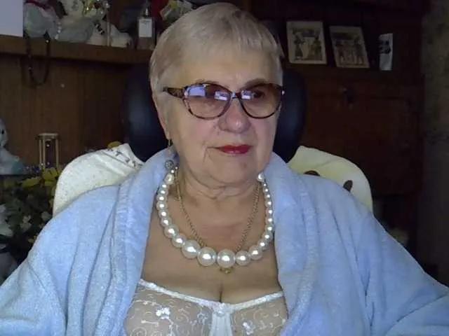 Sexy SweetCherry00 wants you to fuck her body now SweetCherry00 from BongaCams