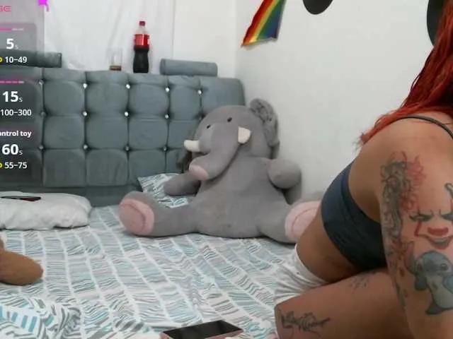 twofunnybitches from BongaCams