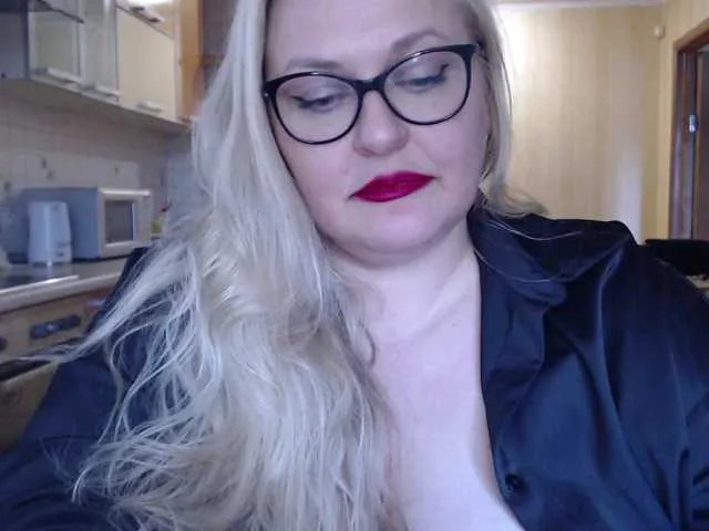 Freechat WifeyNusha on BongaCams