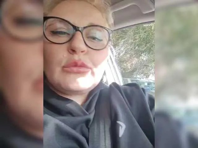 Freechat WifeyNusha on BongaCams