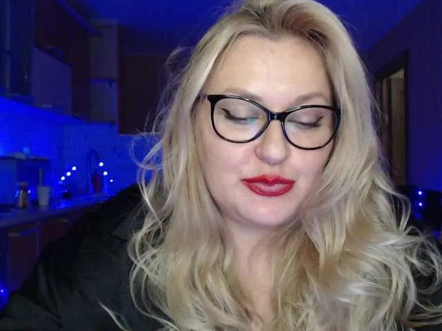 Freechat WifeyNusha on BongaCams