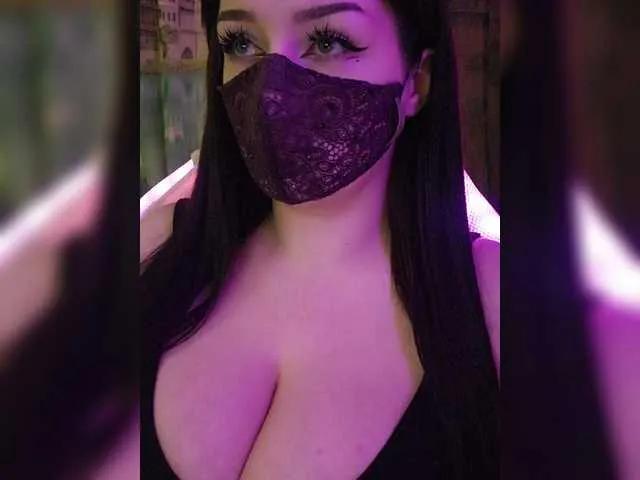 YennSI on BongaCams