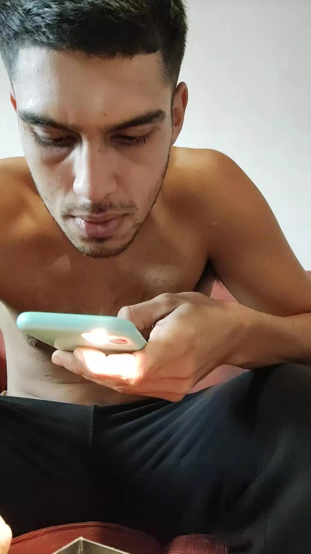 27431axel on Cam4 