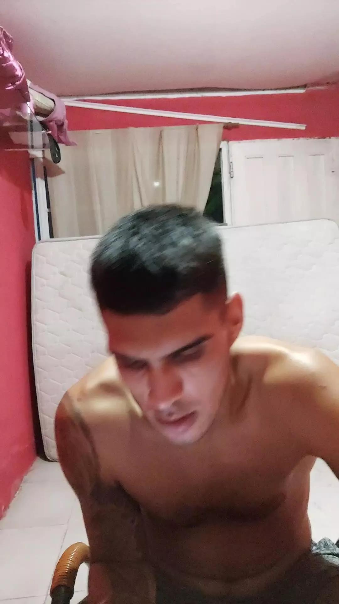 27431axel on Cam4 