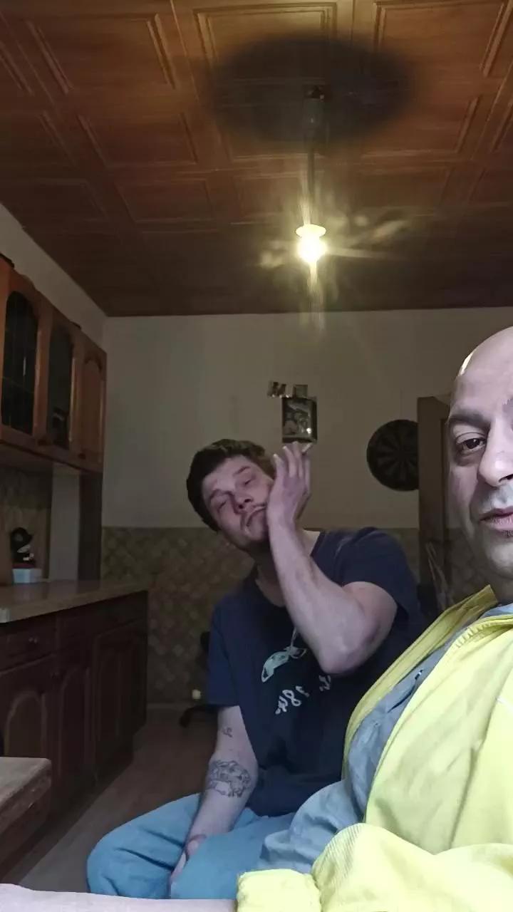 4wixxxen on Cam4 