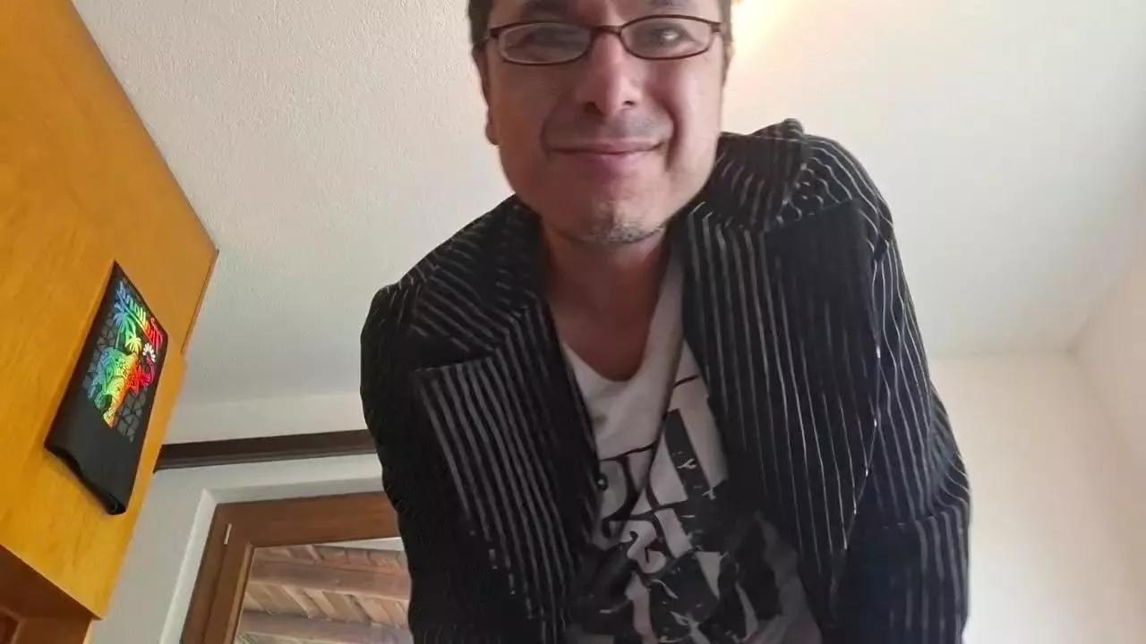 Akunapatata81 on Cam4 