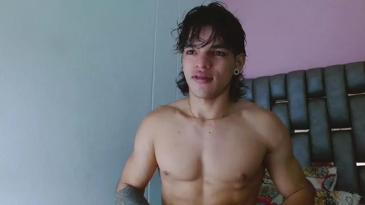 Albert_Bernal69 on Cam4 