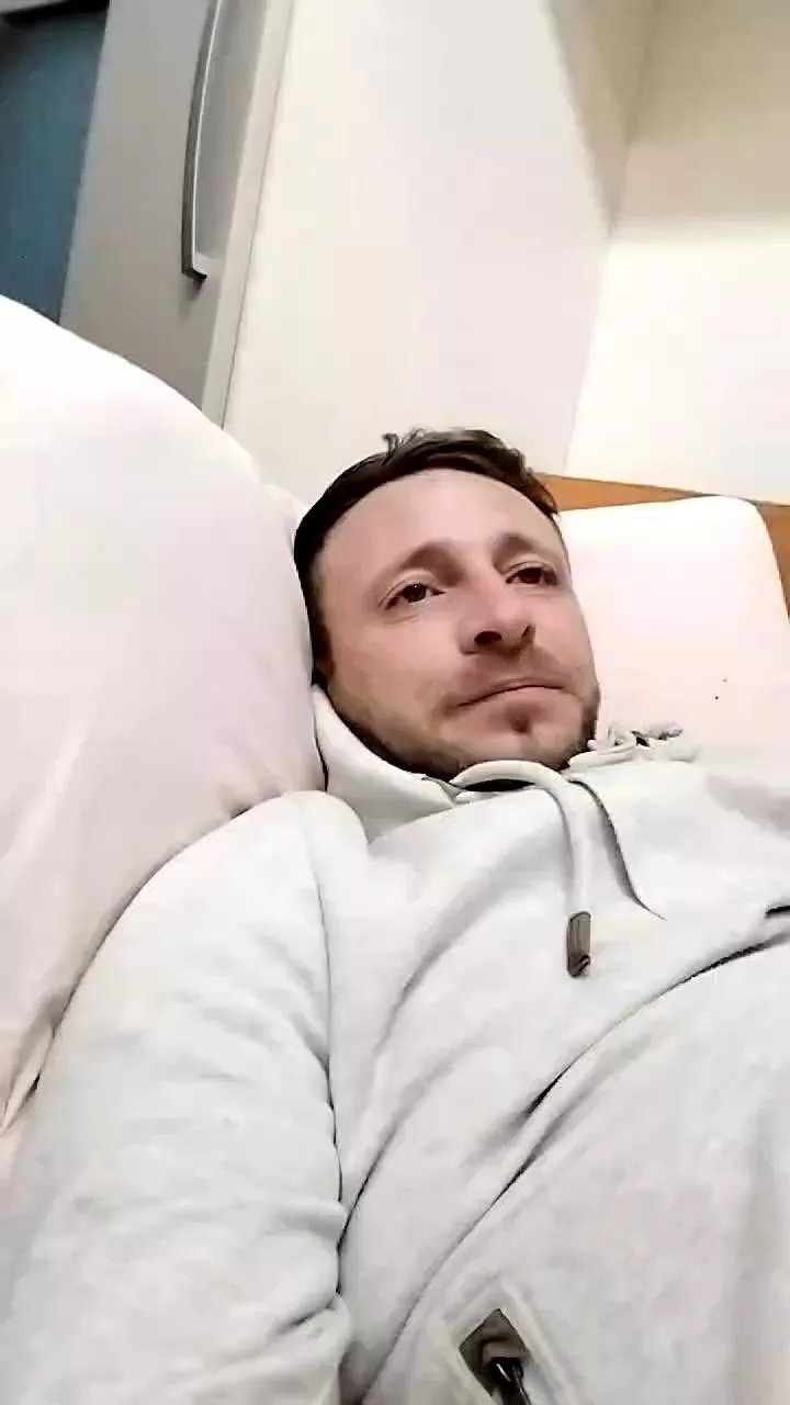 Offline Alegti88 on Cam4