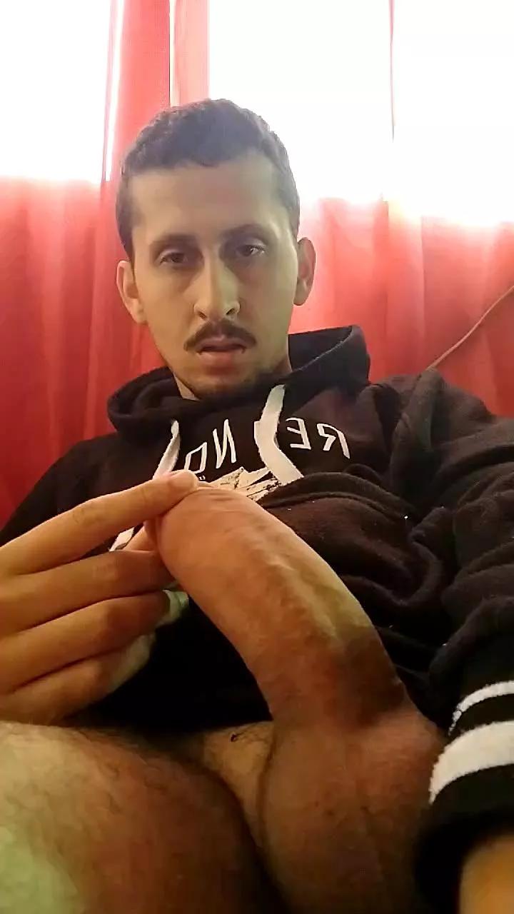 Alemaoroludo2 on Cam4 