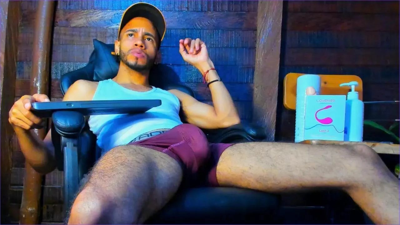 Offline Alex_bigcock1 on Cam4