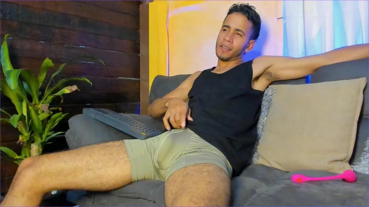 Offline Alex_bigcock1 on Cam4