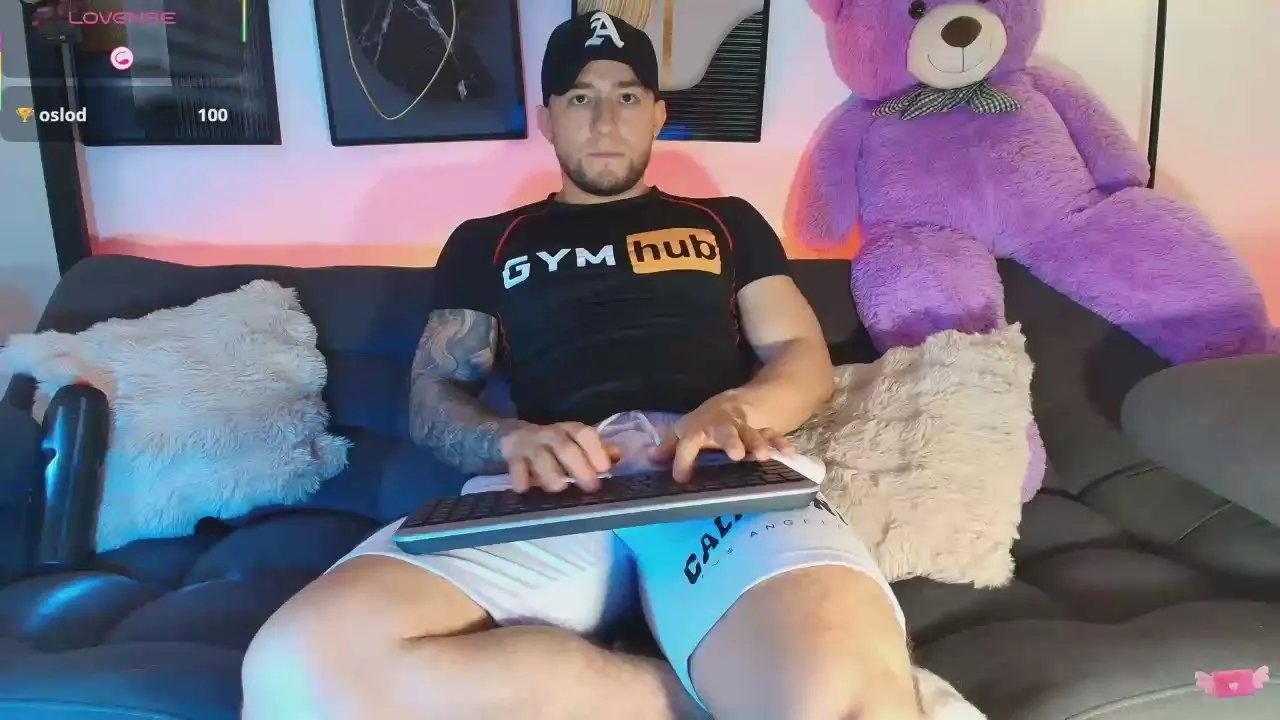 Offline Andrew_wallker on Cam4