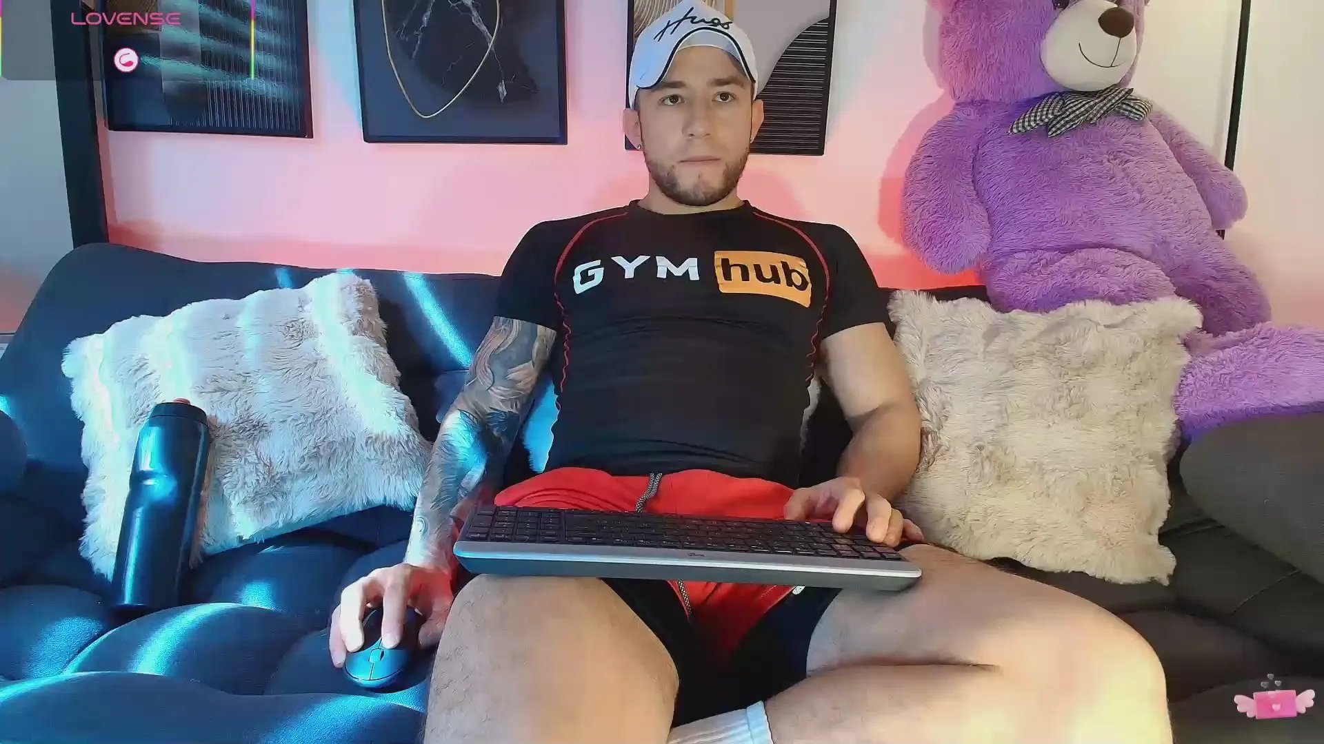 Offline Andrew_wallker on Cam4