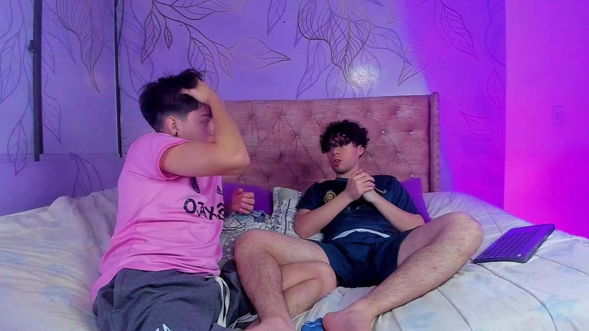 Angel_boyy2 on Cam4 