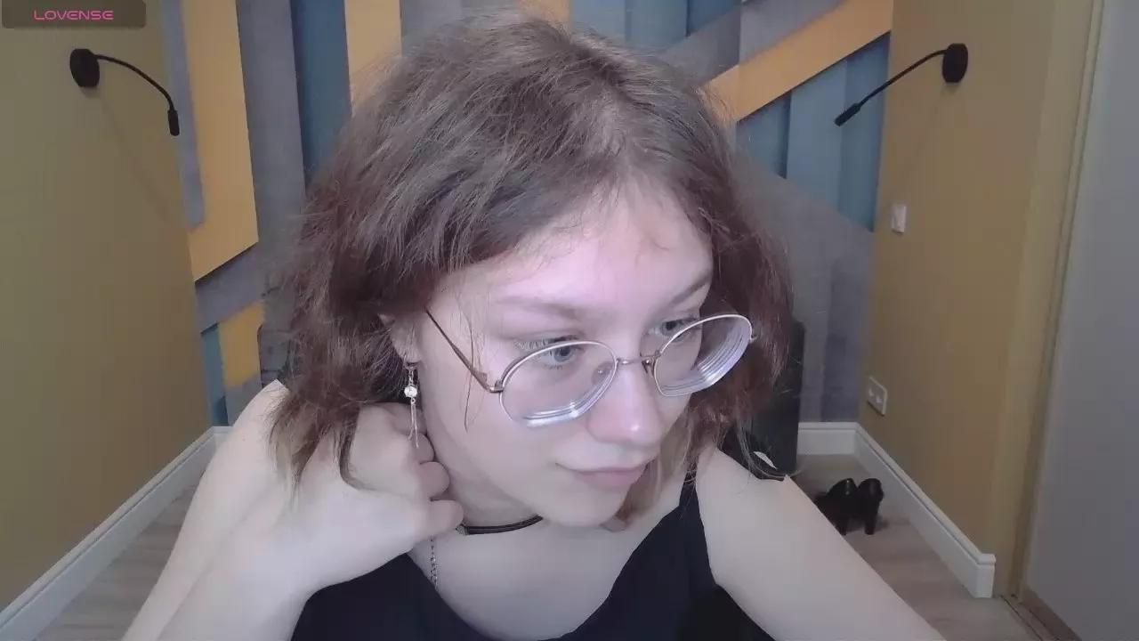 AngelinaLow on Cam4 
