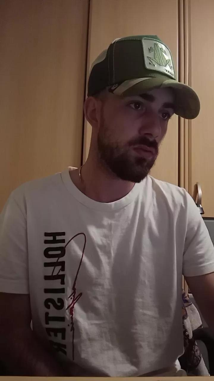 Bcn18Real on Cam4 