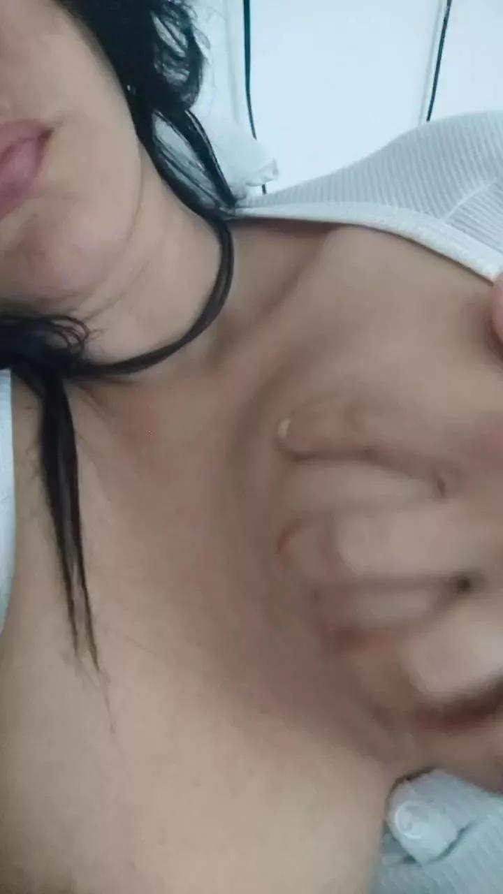 bebahot00 on Cam4 