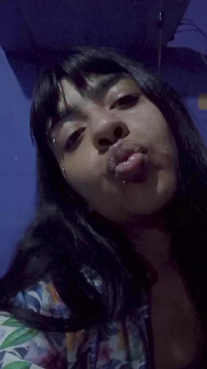 Bebecam2002 on Cam4 