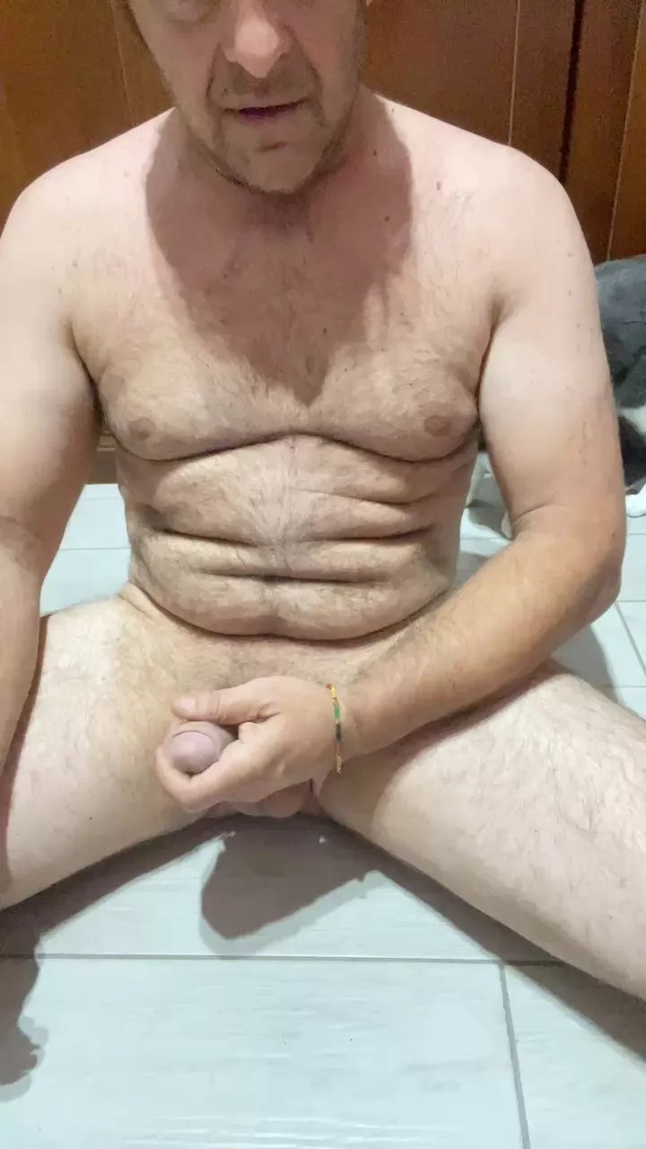 Offline Bic18 on Cam4