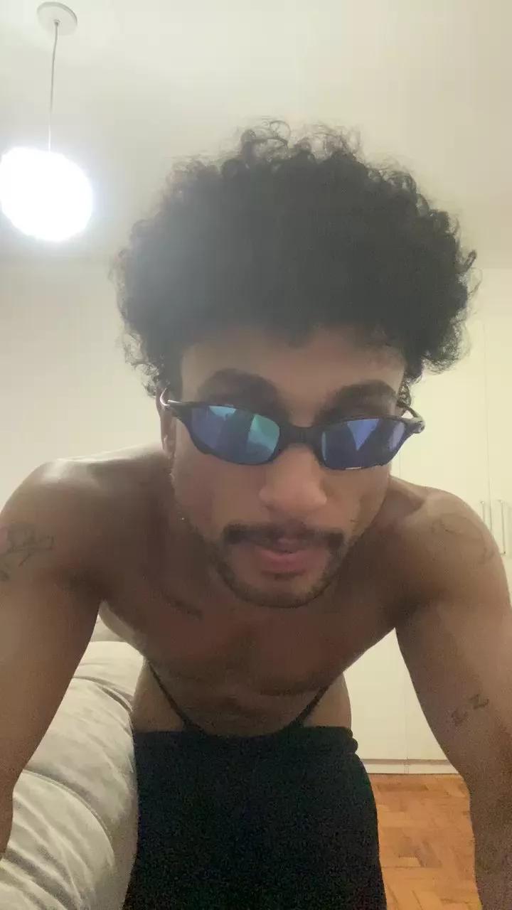 BlackDelToro on Cam4 