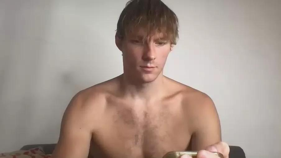 blueyedmonster on Cam4 