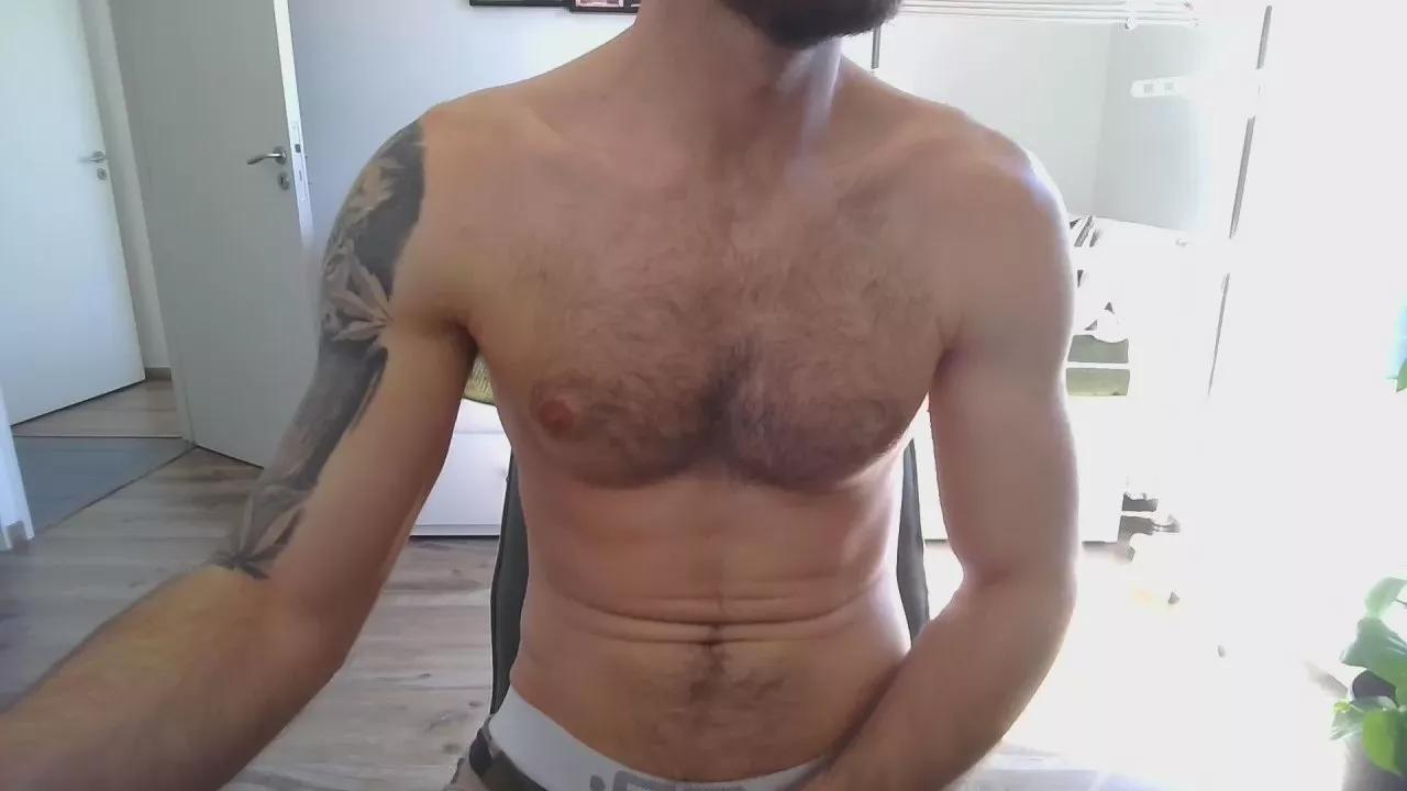 Bmversa32 on Cam4 