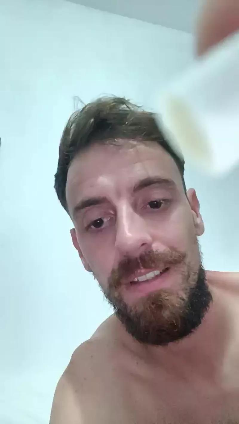 BRhugedick on Cam4 