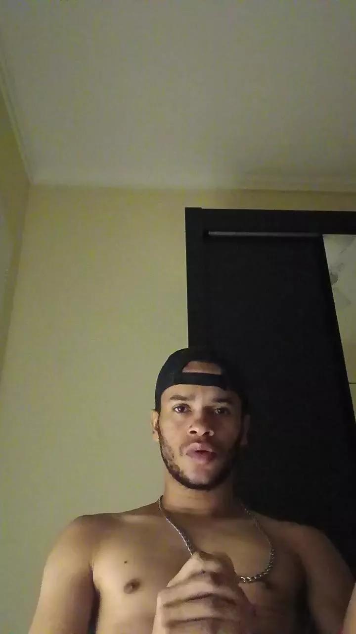 Carlosxntos on Cam4 