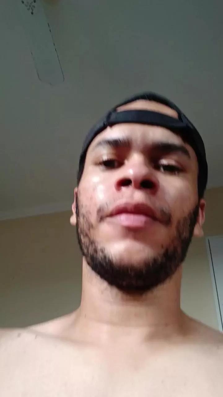 Carlosxntos on Cam4 