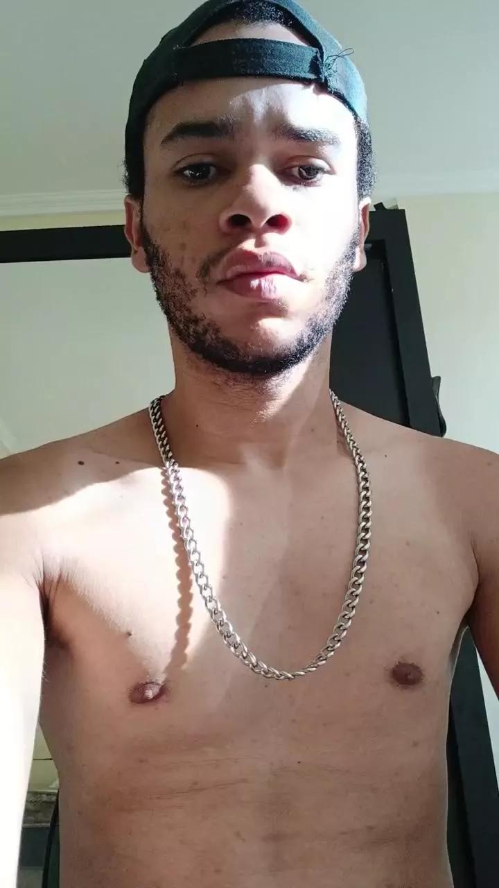 Carlosxntos on Cam4 