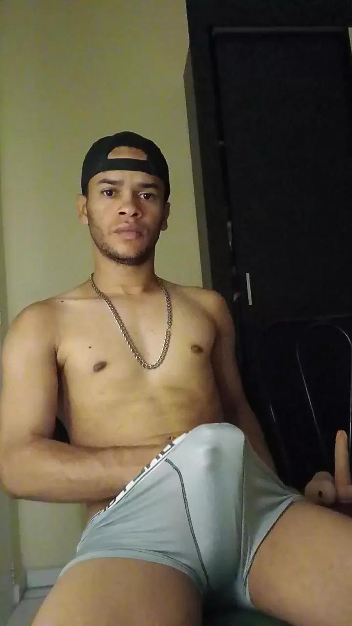 Carlosxntos on Cam4 