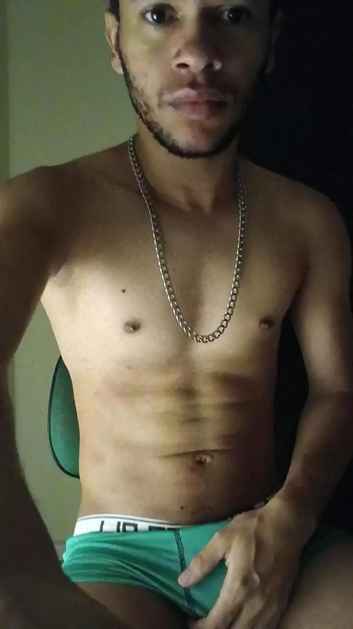 Carlosxntos on Cam4 