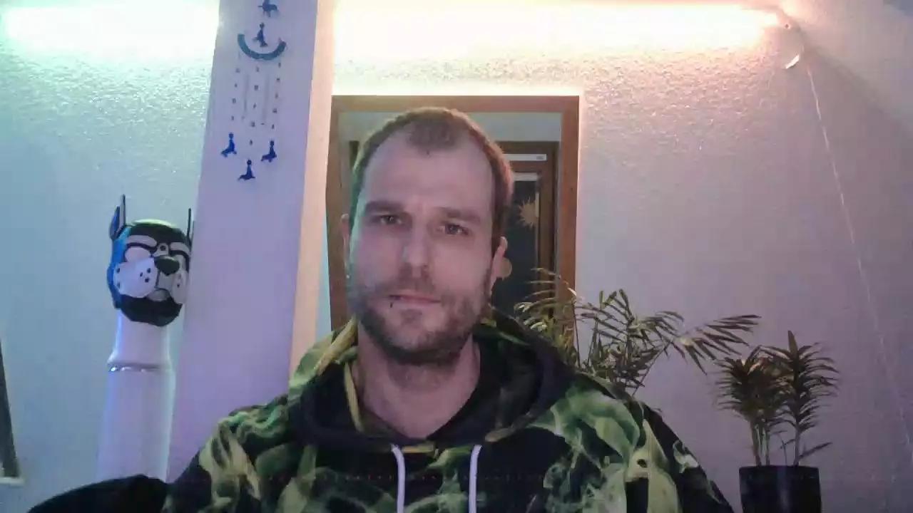 Casper_1988 on Cam4 