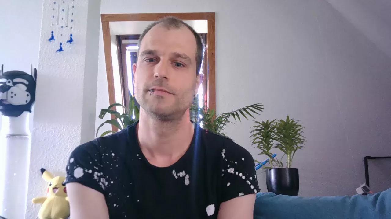 Casper_1988 on Cam4 
